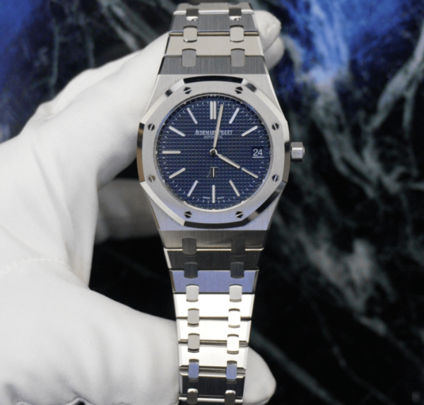 Audemars Piguet Royal Oak "jumbo" extra-thin