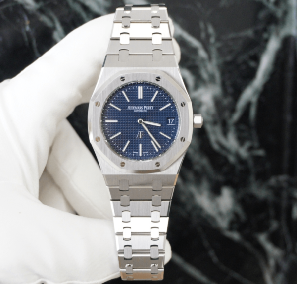 Audemars Piguet Royal Oak "jumbo" extra-thin